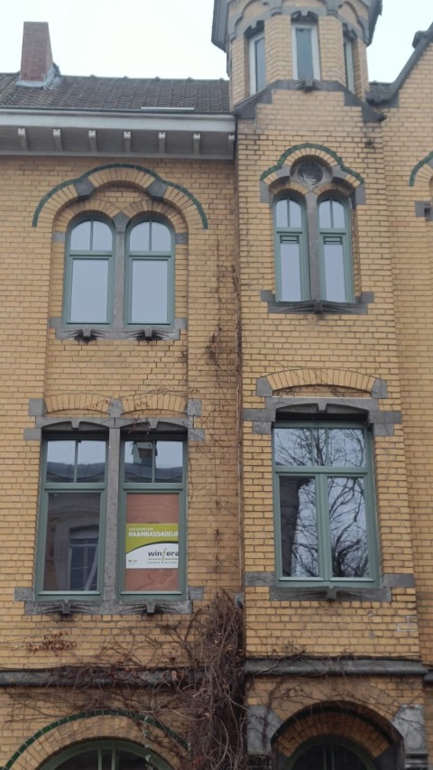 Houten ramen in herenhuis