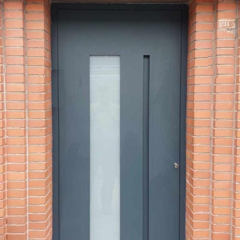 Aluminium deur volgens jouw design geplaatst door Winfera in Rekkem